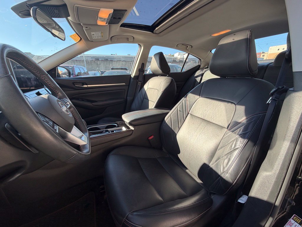 Used 2024 Nissan Altima 2.5 SR w/ SR Premium Package AWD/4WD image 6