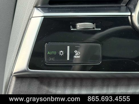 Used 2019 Audi Q8 Prestige image 27