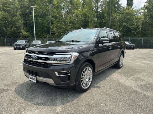 Certified 2024 Ford Expedition Max Limited AWD/4WD image 3
