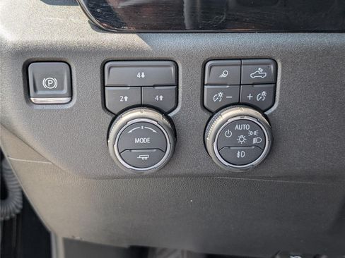 Used 2025 Chevrolet Silverado 3500 LT w/ Safety Package AWD/4WD image 20
