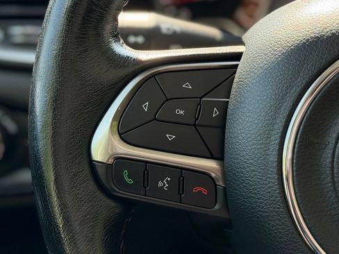 Used 2019 Jeep Renegade Limited AWD/4WD image 7