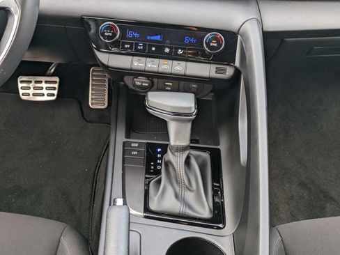 Certified 2025 Hyundai Elantra Sport FWD image 18