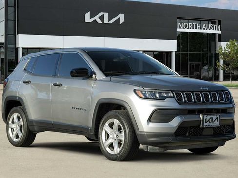 Used 2024 Jeep Compass Sport image 7