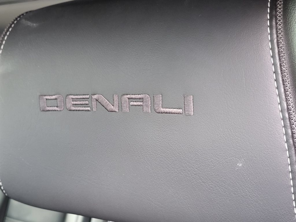 Used 2015 GMC Yukon Denali w/ Premium Package AWD/4WD image 16