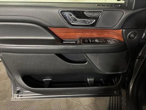 Used 2021 Lincoln Navigator Reserve AWD/4WD image 41