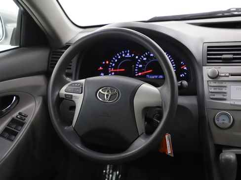 Used 2011 Toyota Camry LE image 14