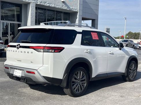 Certified 2025 Nissan Pathfinder SL w/ SL Premium Package image 30