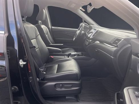Used 2018 Honda Pilot Touring image 15