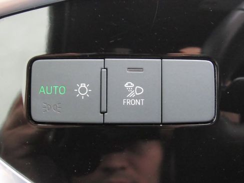 Used 2022 Audi Q3 2.0T Premium Plus w/ Premium Plus Package image 38