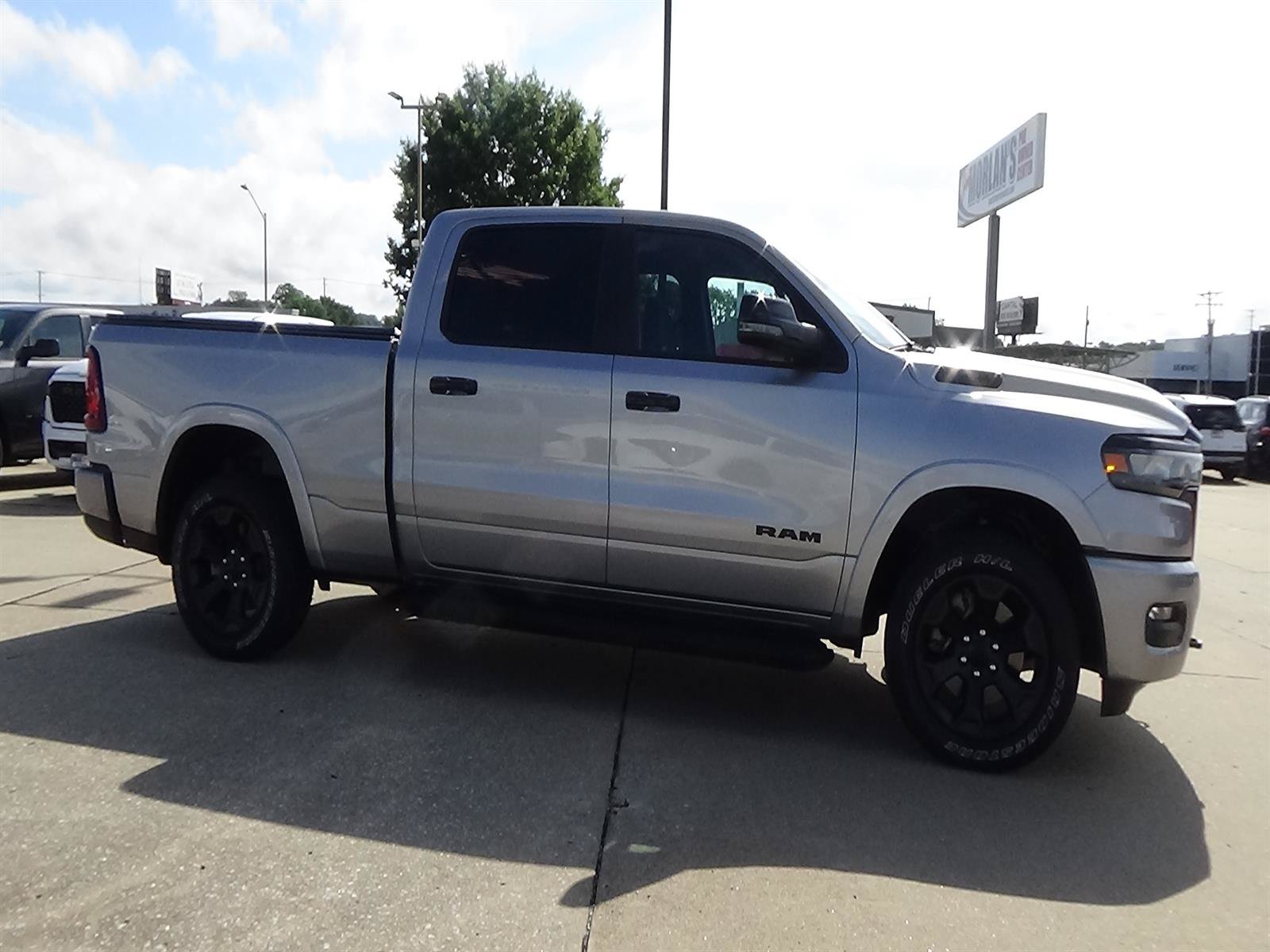 Used 2025 RAM 1500 Big Horn AWD/4WD image 5
