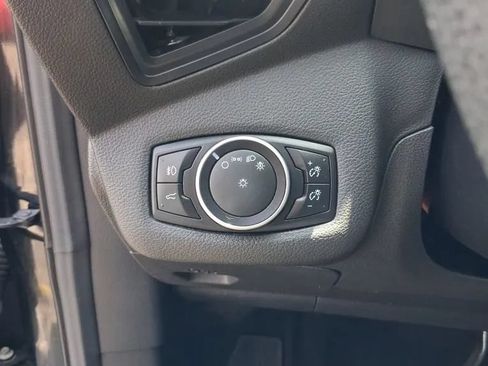 Used 2017 Ford Escape SE w/ Equipment Group 201A FWD image 15