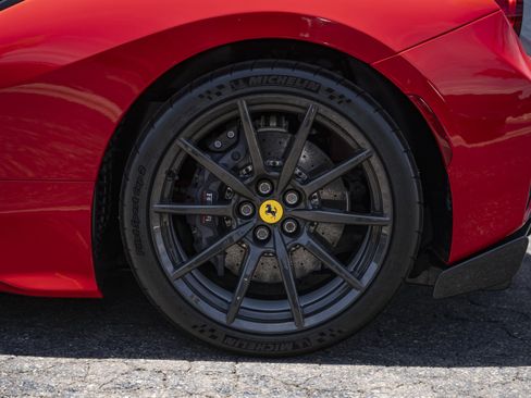 Used 2019 Ferrari 488 Pista Coupe RWD image 16