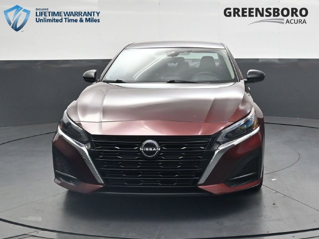 Used 2025 Nissan Altima 2.5 SV FWD image 12