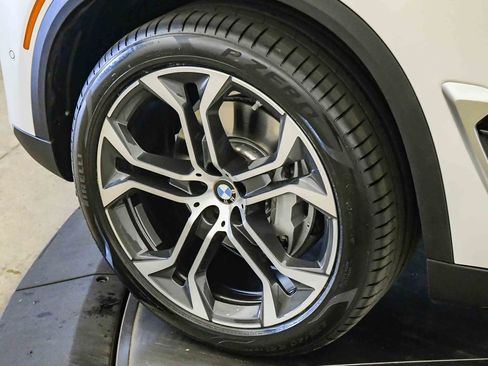 Used 2026 BMW X5 sDrive40i w/ Climate Comfort Package image 10