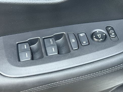 Used 2023 Honda HR-V LX image 13