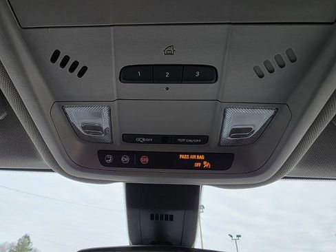 Used 2020 Chevrolet Equinox LT image 28