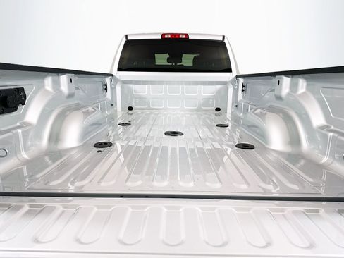 New 2026 RAM 2500 Tradesman w/ Chrome Appearance Group AWD/4WD image 18