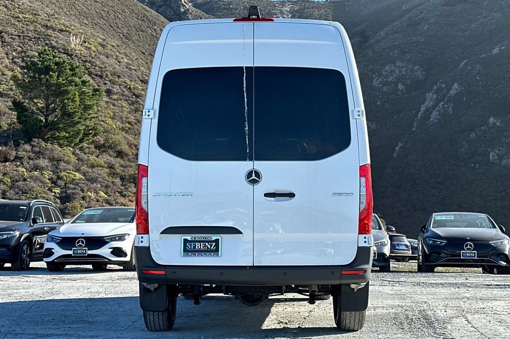 Used 2025 Mercedes-Benz Sprinter 2500 image 5