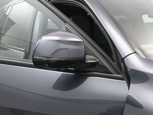 Used 2020 BMW X5 xDrive40i w/ M Sport Package image 19