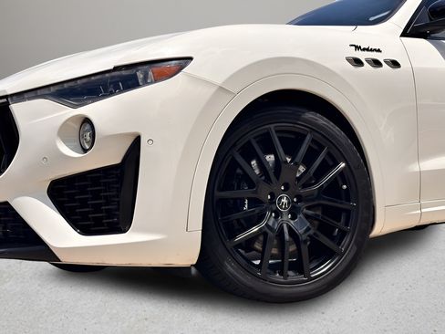 Used 2022 Maserati Levante Modena AWD/4WD image 27