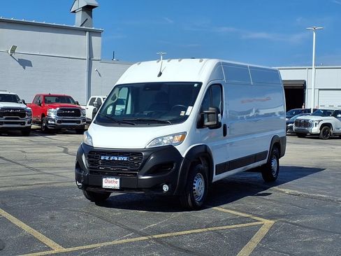 Used 2026 RAM ProMaster 2500 w/ Convenience Group FWD image 2