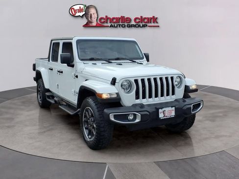 Used 2023 Jeep Gladiator Overland AWD/4WD image 7