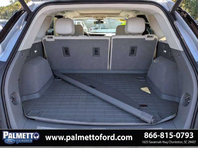 Used 2020 Cadillac XT5 Premium Luxury FWD image 12