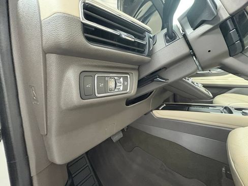 Used 2021 Lincoln Corsair FWD w/ Premium Package image 17