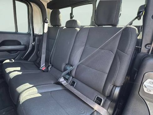 Used 2021 Jeep Gladiator Overland AWD/4WD image 27