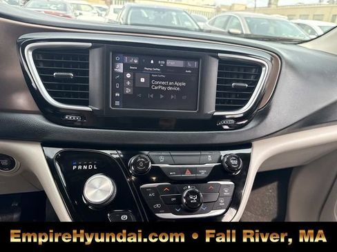 Used 2022 Chrysler Voyager LX FWD image 21