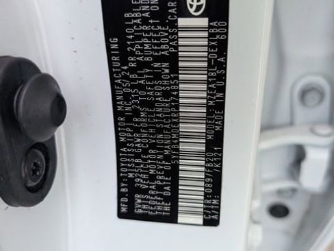 Used 2024 Toyota Corolla LE image 38