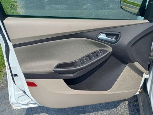 Used 2014 Ford Focus SE FWD image 11