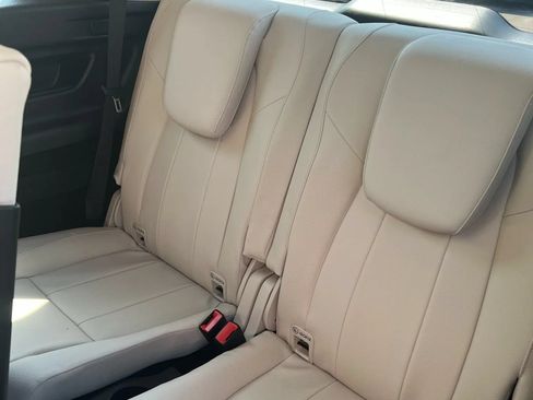 Used 2021 Mercedes-Benz GLB 250 4MATIC image 7