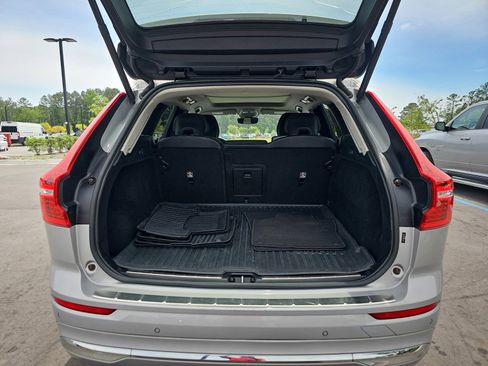 Used 2023 Volvo XC60 B5 Plus w/ Protection Package Premier FWD image 13