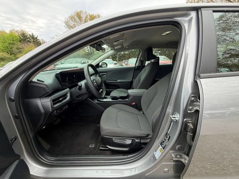 Used 2025 Kia K4 FWD image 25