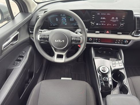 Used 2025 Kia Sportage LX FWD image 29