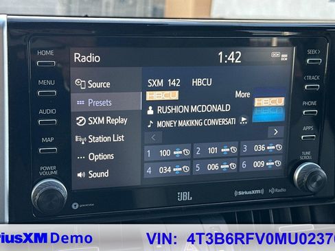 Used 2021 Toyota RAV4 XLE Premium image 28