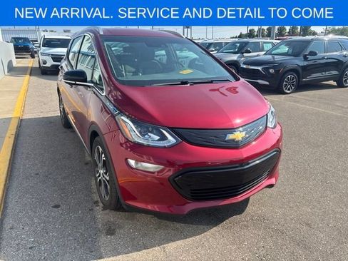 Used 2020 Chevrolet Bolt Premier w/ Infotainment Package FWD image 5