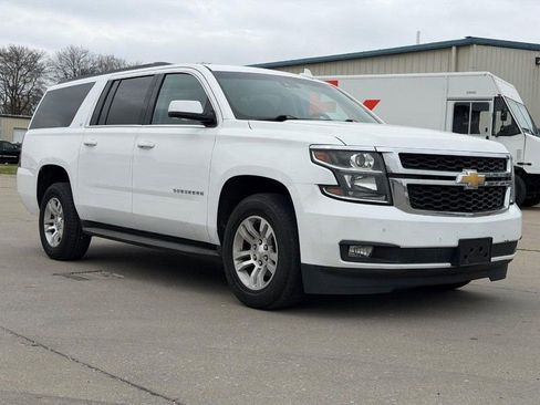 Used 2018 Chevrolet Suburban LT image 1