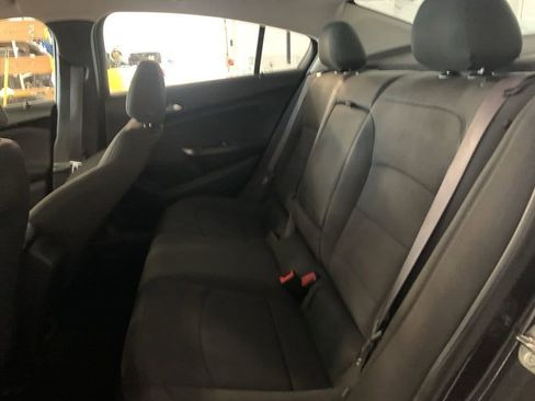 Used 2017 Chevrolet Cruze LT image 15