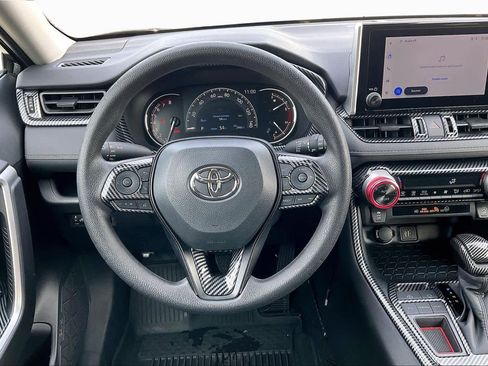 Used 2025 Toyota RAV4 XLE image 6