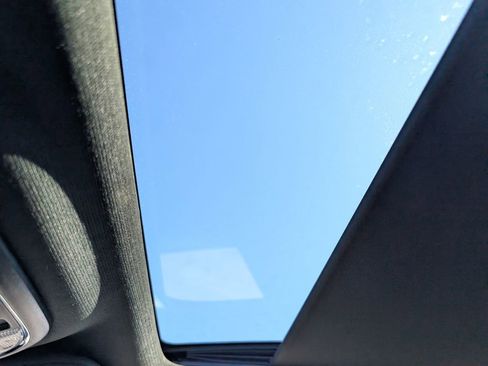 Used 2017 Jeep Grand Cherokee Overland image 20