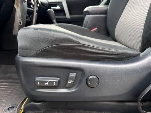 Used 2020 Toyota 4Runner SR5 AWD/4WD image 16