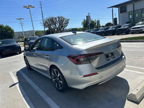 Used 2025 Honda Civic Sport image 4