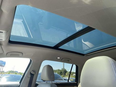 Certified 2026 Volkswagen Atlas SE w/ Panoramic Sunroof Package FWD image 18