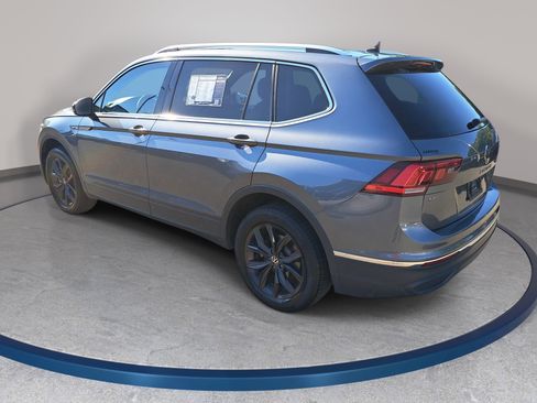 Used 2024 Volkswagen Tiguan SE FWD image 7