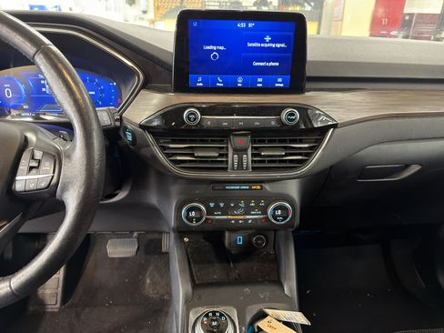 Used 2020 Ford Escape Titanium AWD/4WD image 6