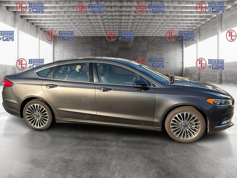 Used 2017 Ford Fusion SE w/ Equipment Group 202A AWD/4WD image 4