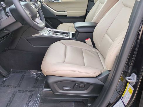 Used 2023 Ford Explorer XLT w/ Equipment Group 202A AWD/4WD image 17