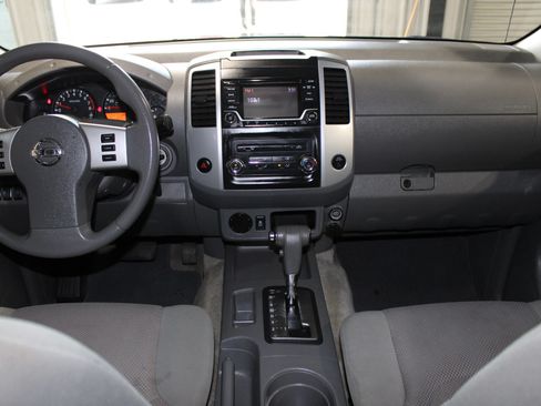 Used 2015 Nissan Frontier SV RWD image 12